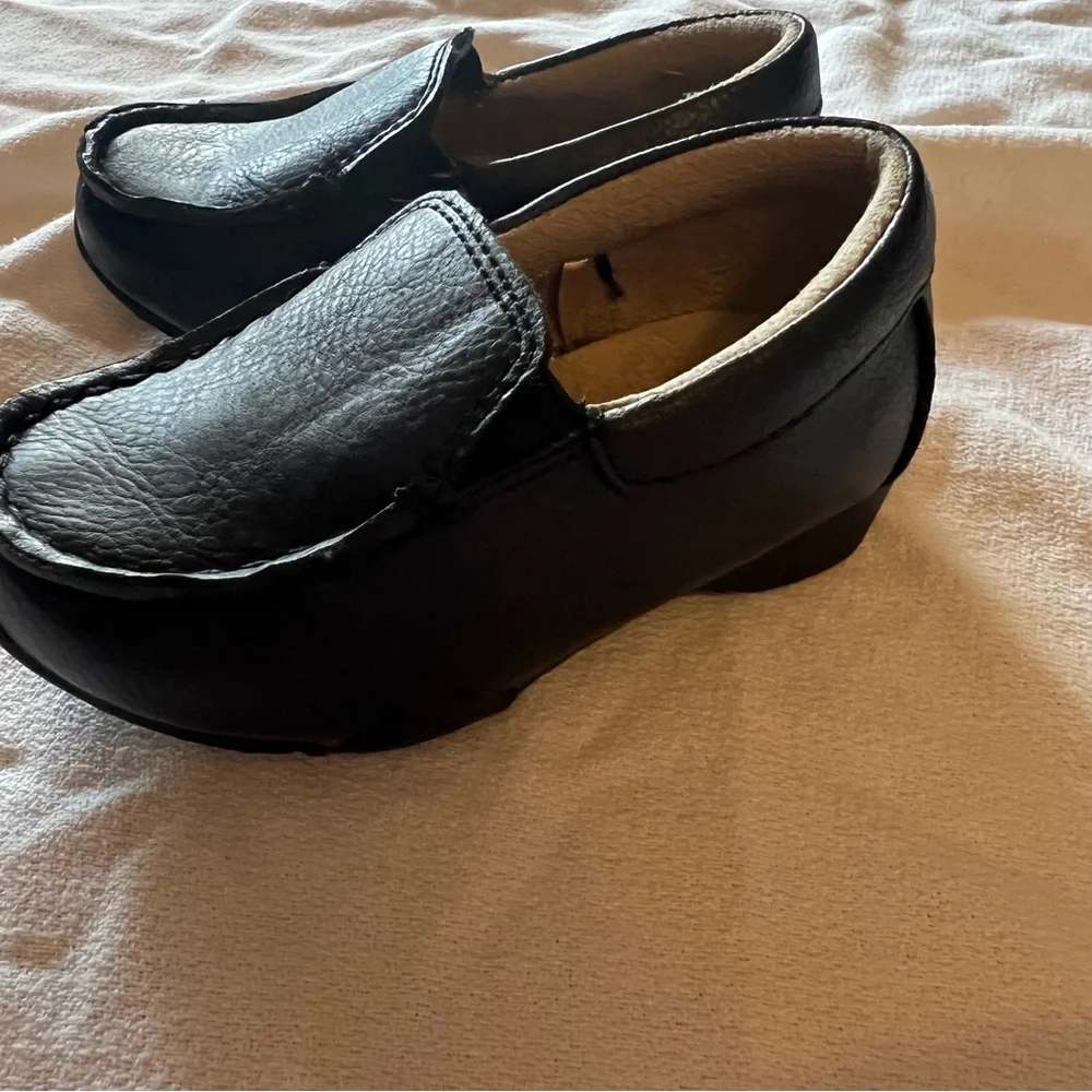 🔴Boys Palace black dress loafers size 5.
